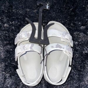 Kids' White and Gray Buckle Slippers
